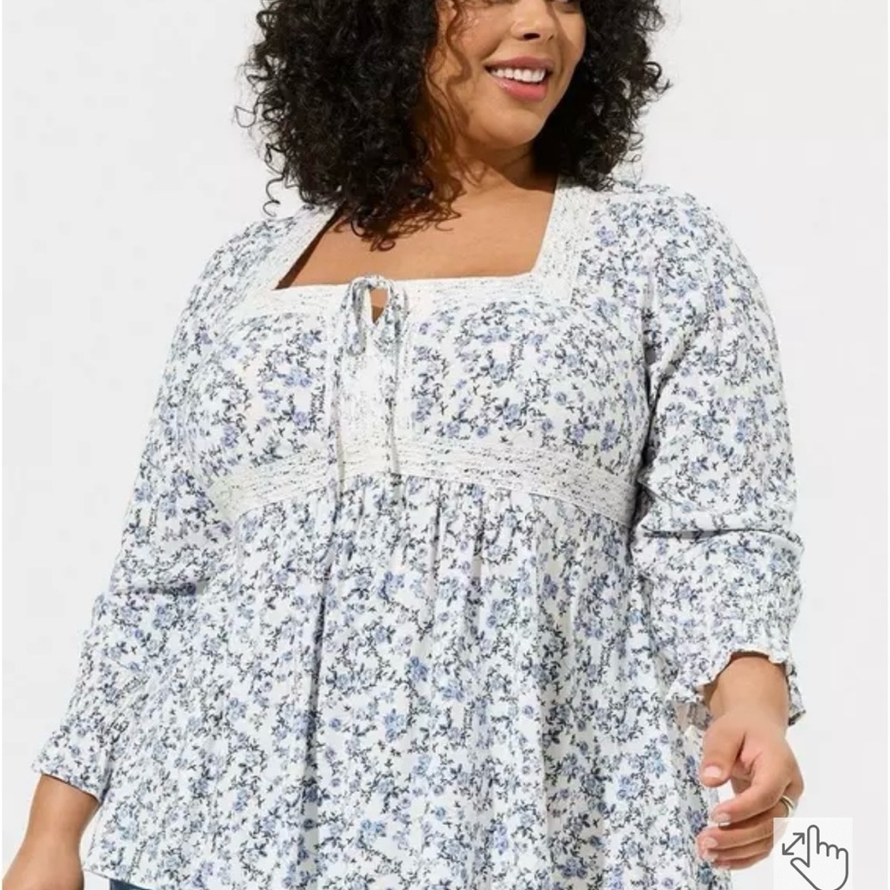 Torrid Size 4 Babydoll cottage core/dainty Lace Trim Long Sleeve
Top
